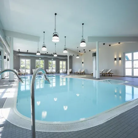 Reetland Am - Luxus Reetdachvilla Mit 3 Schlafzimmern, Sauna Und Kamin E23 Dranske