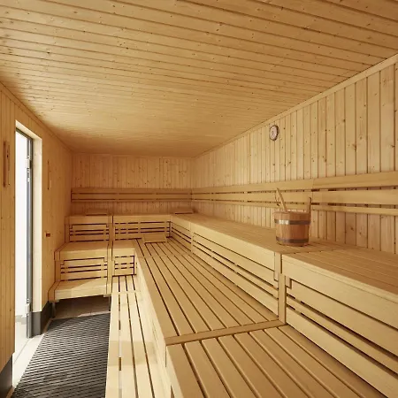 Holiday home Reetland Am - Luxus Reetdachvilla Mit 3 Schlafzimmern, Sauna Und Kamin E23 Dranske