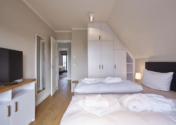 Reetland Am - Luxus Reetdachvilla Mit 3 Schlafzimmern, Sauna Und Kamin E23 펜션